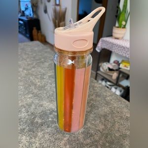 Ban.dō Glitter bomb Water bottle